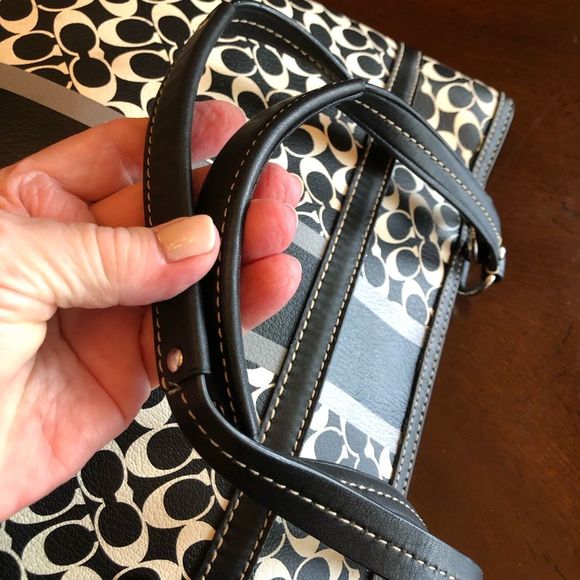 COACH - Chelsea Signature Heritage Stripe Tote. Beautiful & FLAWLESS CONDITION! - Picture 11 of 16